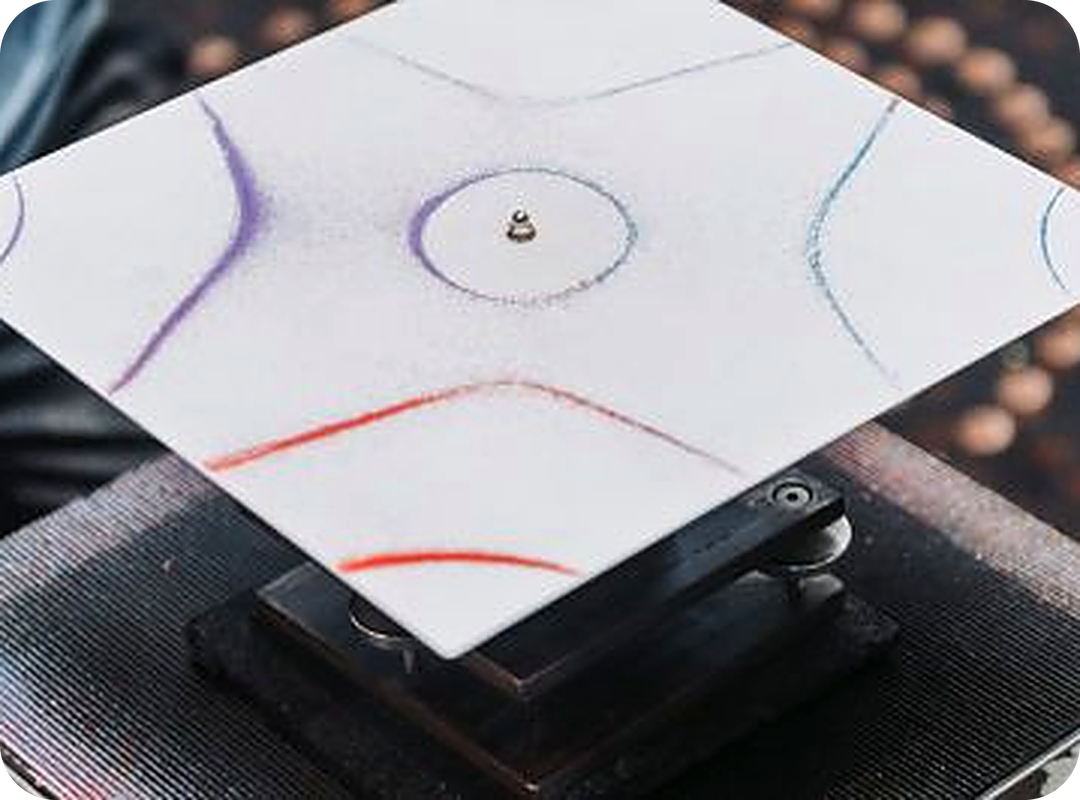 Sound vibration patterns on a Chladni plate